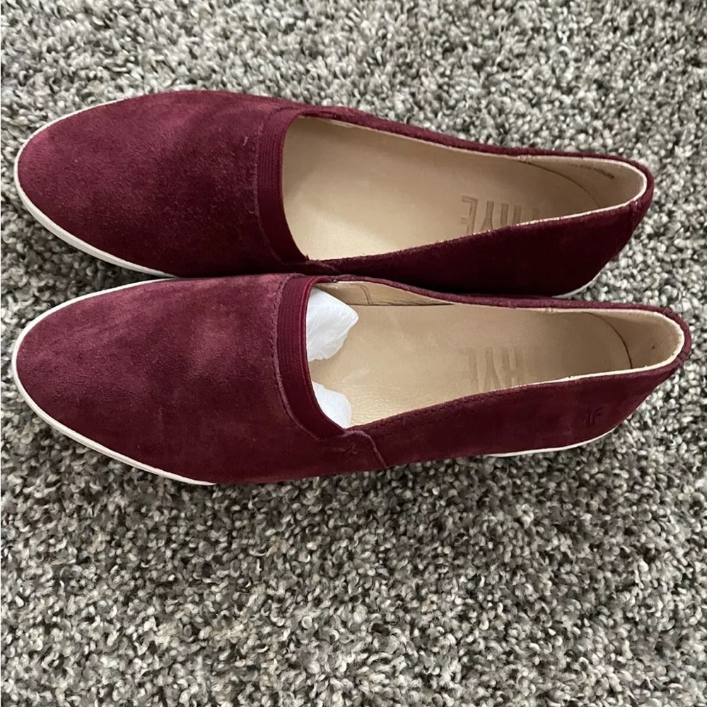 Frye Melanie suede red flats women’s size 6 new
